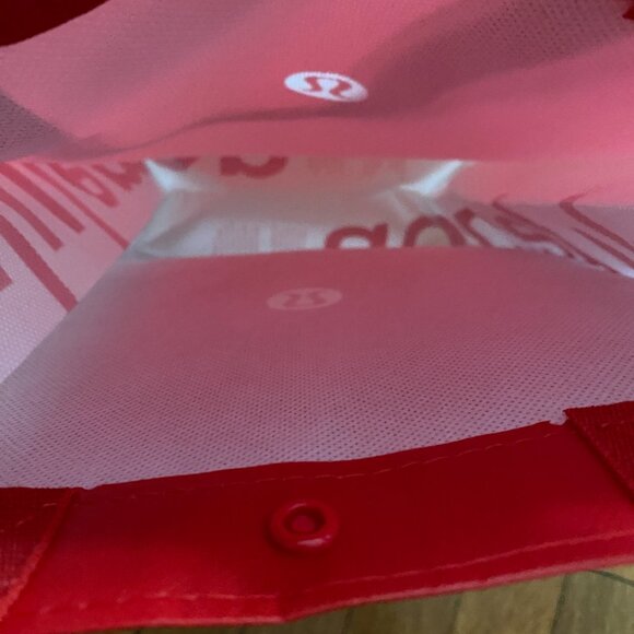 Lululemon Small Size Black and Red Multiprint Recycled Bags Multipurpose Fall - Picture 3 of 12